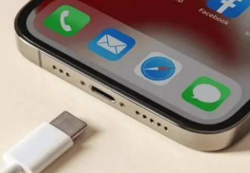 厦门苹果15维修分享iPhone15改USB-C接口后能和安卓用户互借充电器吗